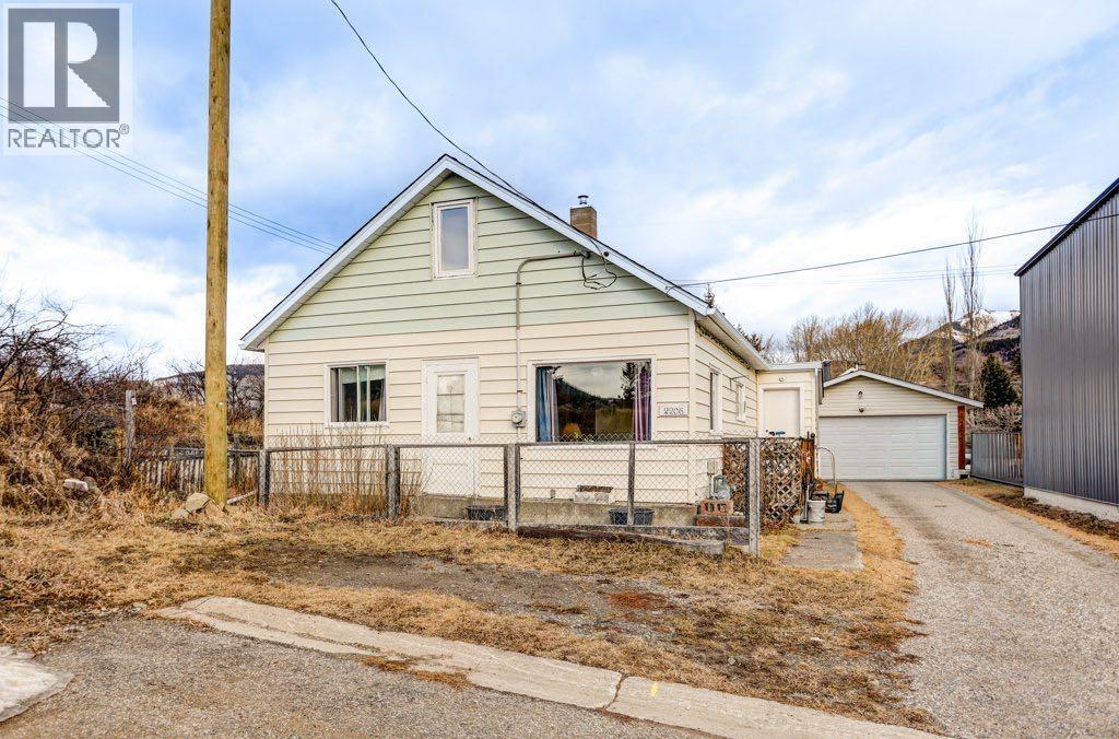 2206 211 Street, Bellevue, Alberta  T0K 0C0 - Photo 2 - A2286895