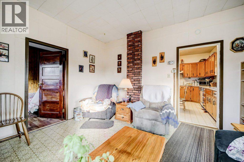 2206 211 Street, Bellevue, Alberta  T0K 0C0 - Photo 17 - A2286895