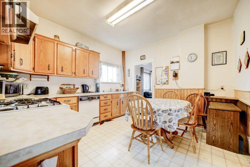 2206 211 Street, Bellevue, Alberta  T0K 0C0 - Photo 23 - A2286895