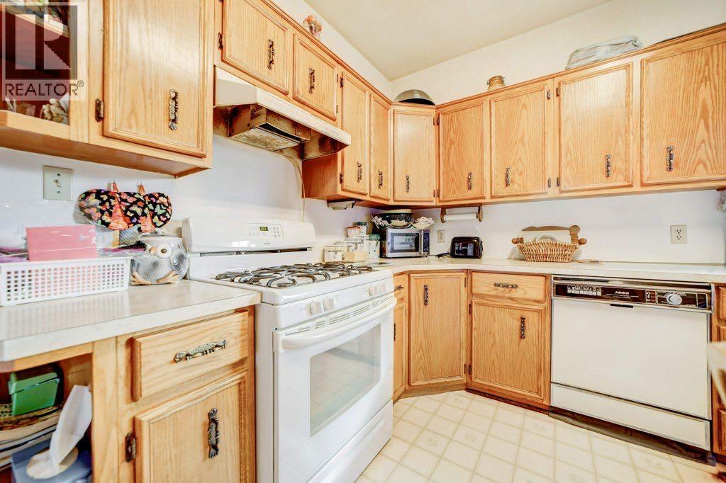 2206 211 Street, Bellevue, Alberta  T0K 0C0 - Photo 24 - A2286895