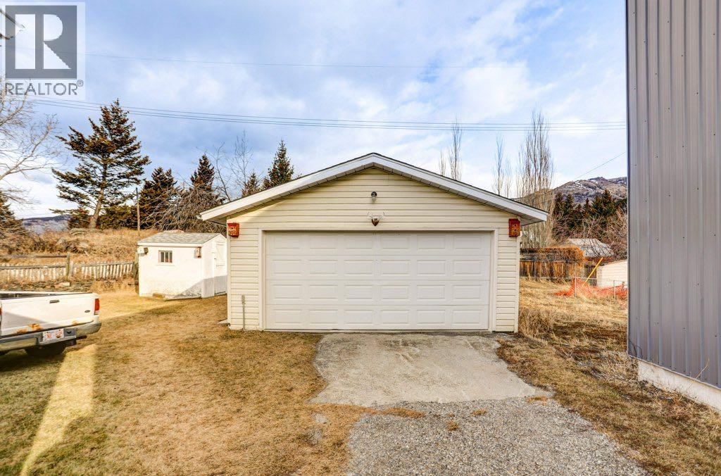 2206 211 Street, Bellevue, Alberta  T0K 0C0 - Photo 5 - A2286895