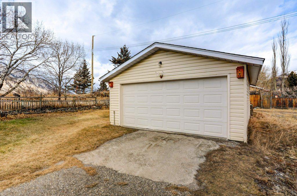 2206 211 Street, Bellevue, Alberta  T0K 0C0 - Photo 6 - A2286895