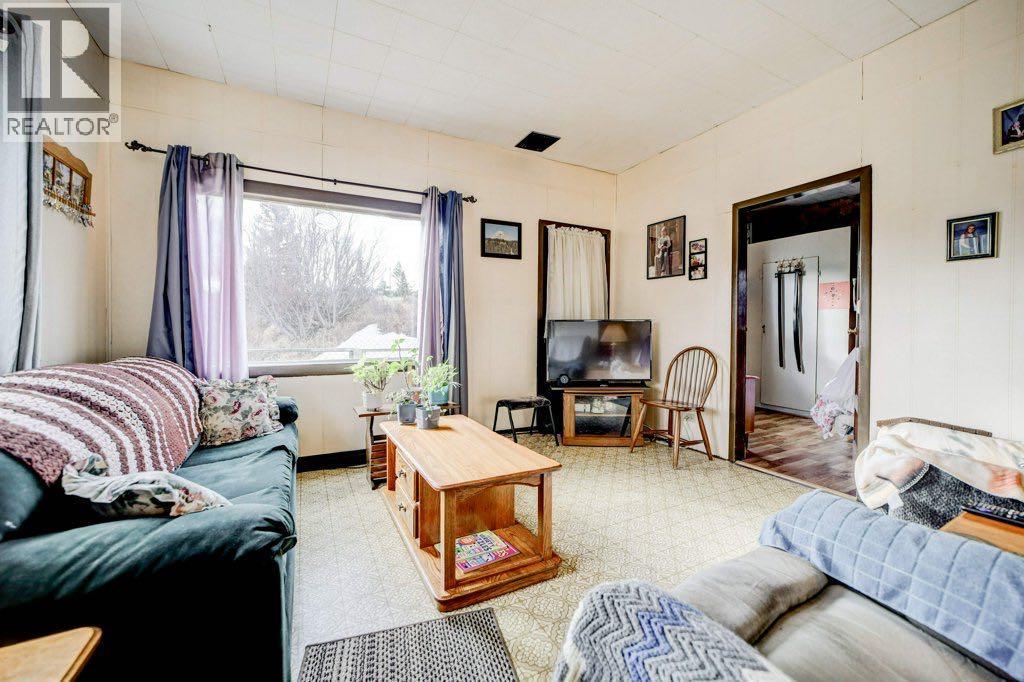 2206 211 Street, Bellevue, Alberta  T0K 0C0 - Photo 16 - A2286895