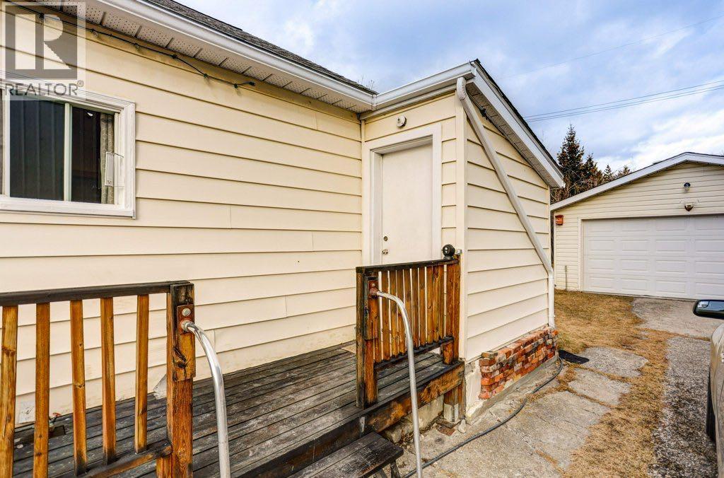 2206 211 Street, Bellevue, Alberta  T0K 0C0 - Photo 4 - A2286895