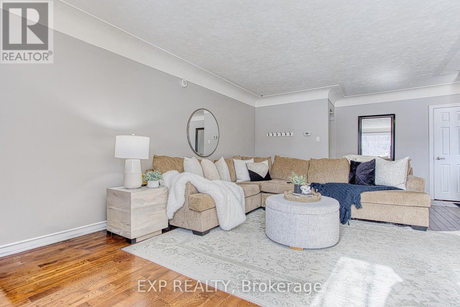 15 Passmore Street, Hamilton, Ontario  L8G 3J4 - Photo 14 - X12795590