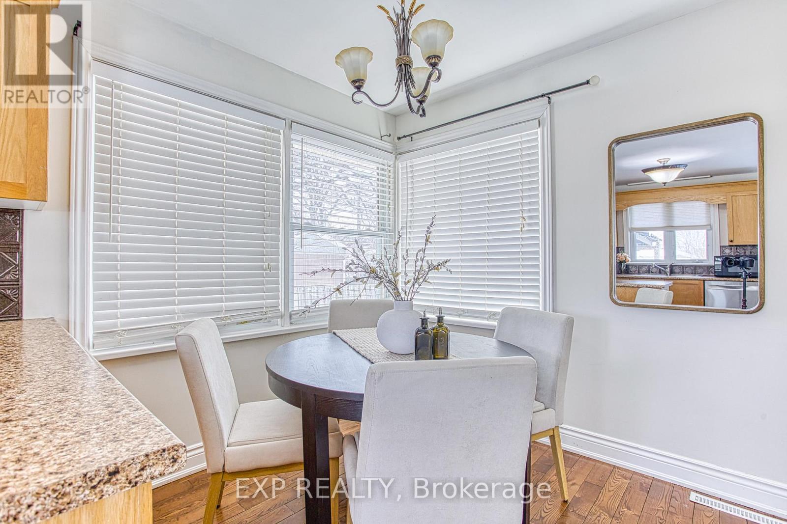 15 Passmore Street, Hamilton, Ontario  L8G 3J4 - Photo 6 - X12795590