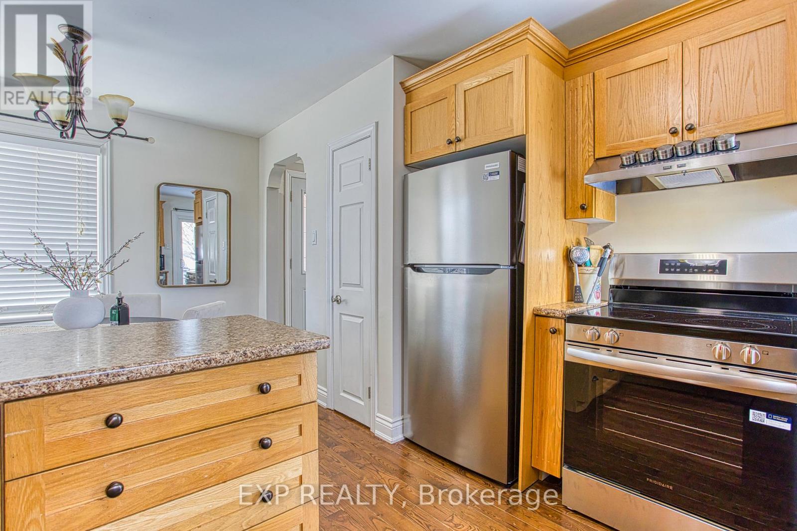 15 Passmore Street, Hamilton, Ontario  L8G 3J4 - Photo 9 - X12795590