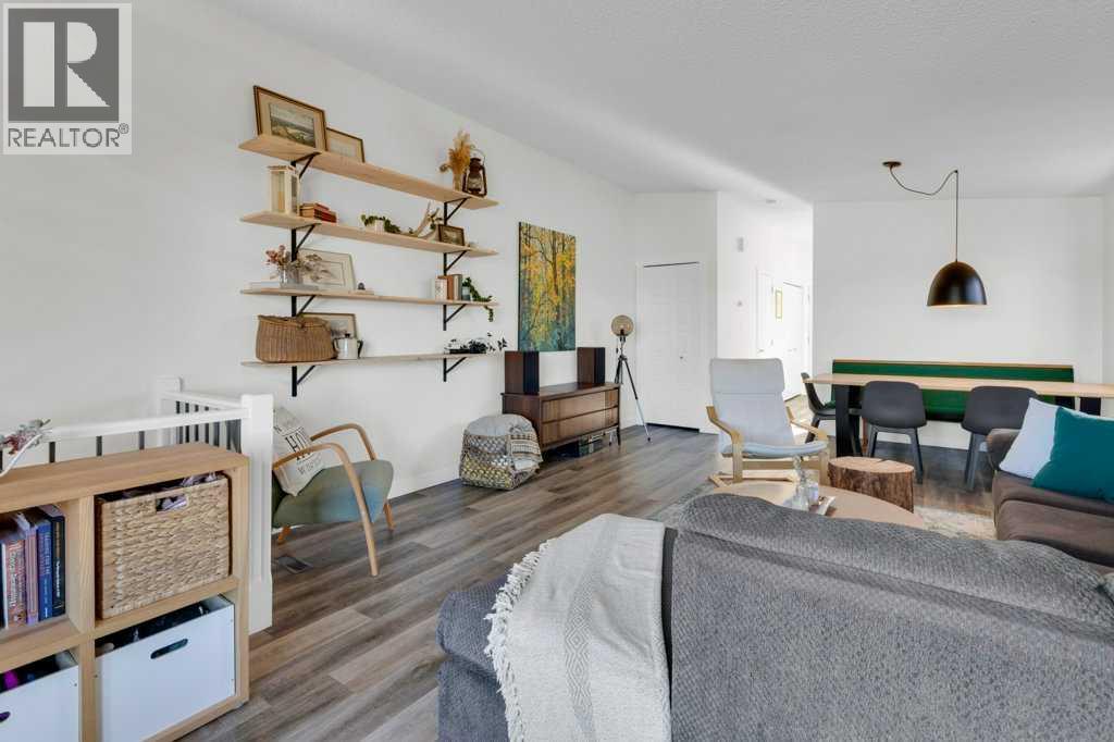 7301/7303 37 Avenue Nw, Calgary, Alberta  T3B 1W7 - Photo 4 - A2285886