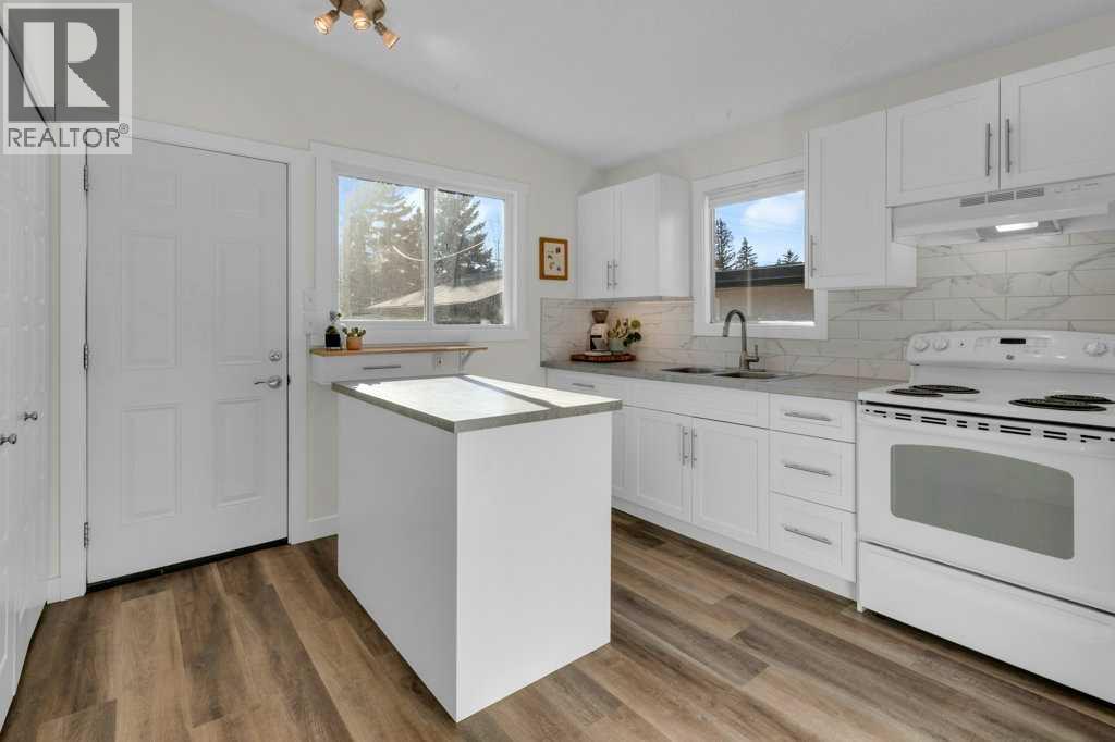 7301/7303 37 Avenue Nw, Calgary, Alberta  T3B 1W7 - Photo 8 - A2285886