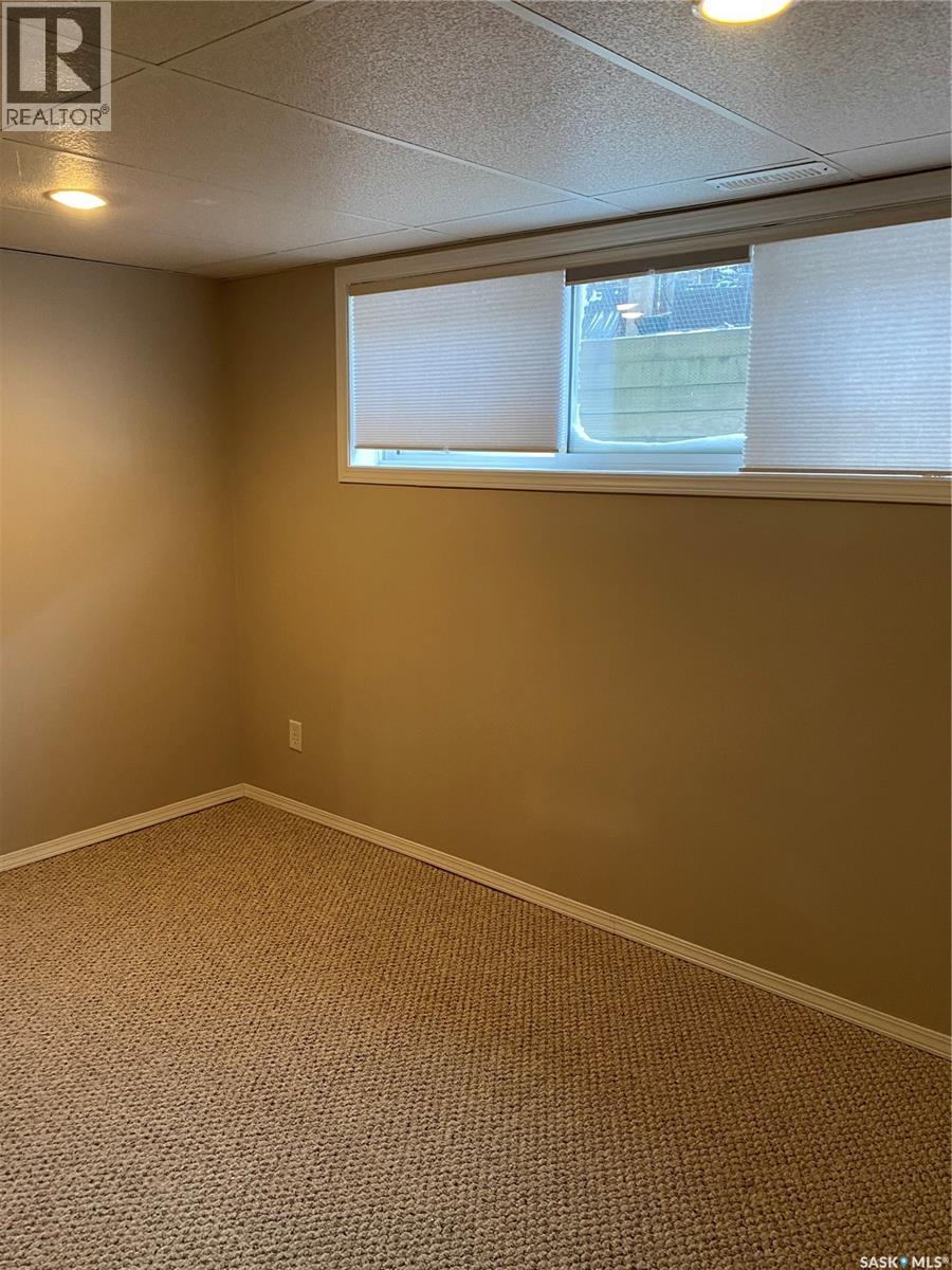 625 Centre Street, Shaunavon, Saskatchewan  S0N 2M0 - Photo 24 - SK028732