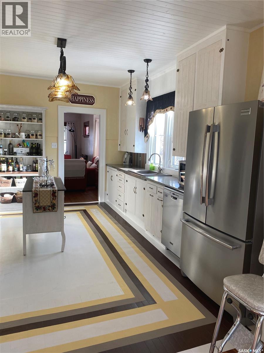 625 Centre Street, Shaunavon, Saskatchewan  S0N 2M0 - Photo 3 - SK028732