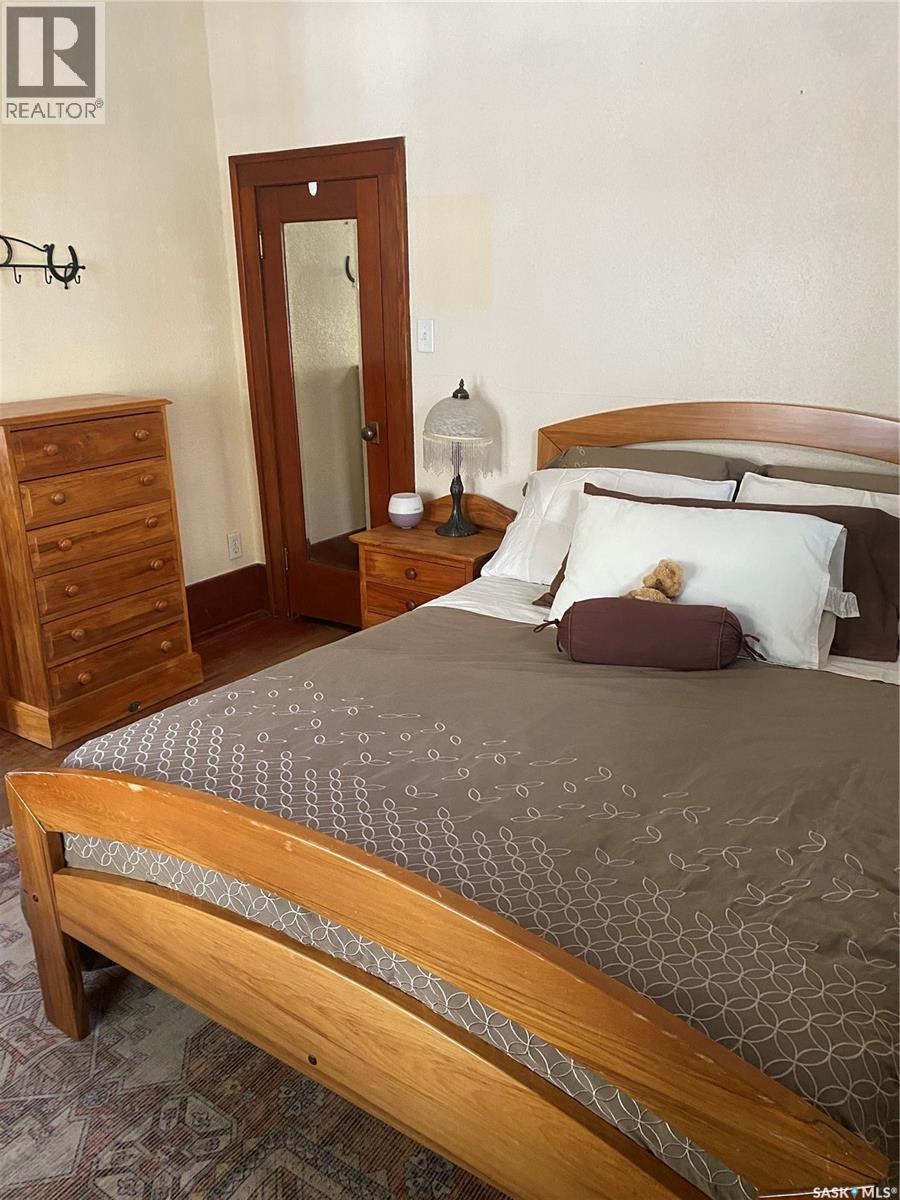 625 Centre Street, Shaunavon, Saskatchewan  S0N 2M0 - Photo 8 - SK028732