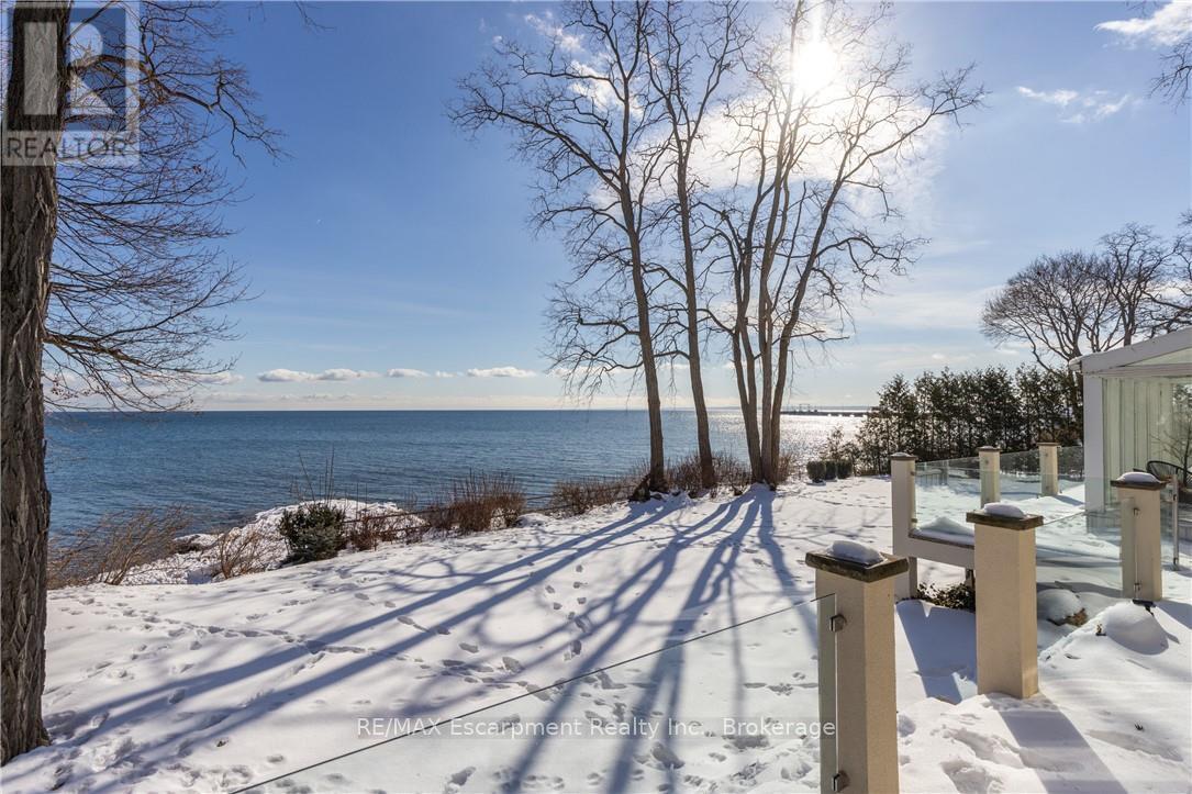 3346 Lakeshore Road W, Oakville, Ontario  L6L 6S6 - Photo 2 - W12795722