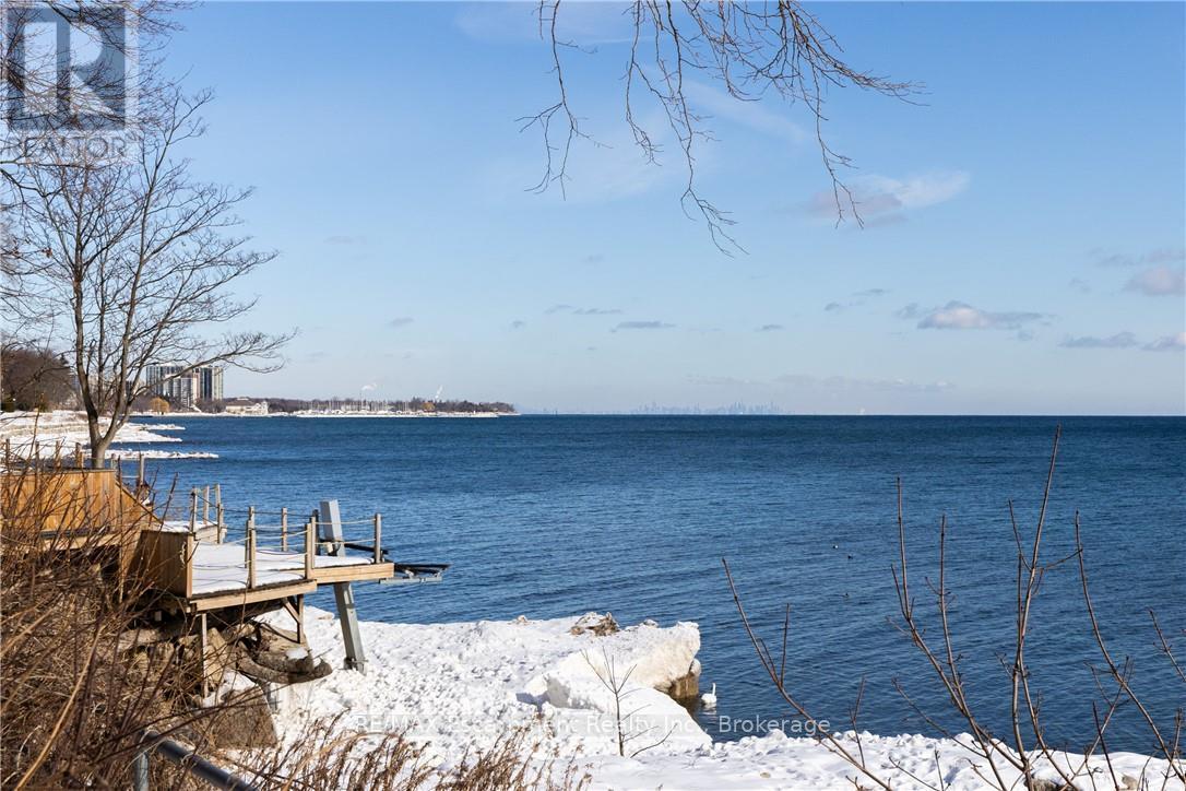 3346 Lakeshore Road W, Oakville, Ontario  L6L 6S6 - Photo 29 - W12795722