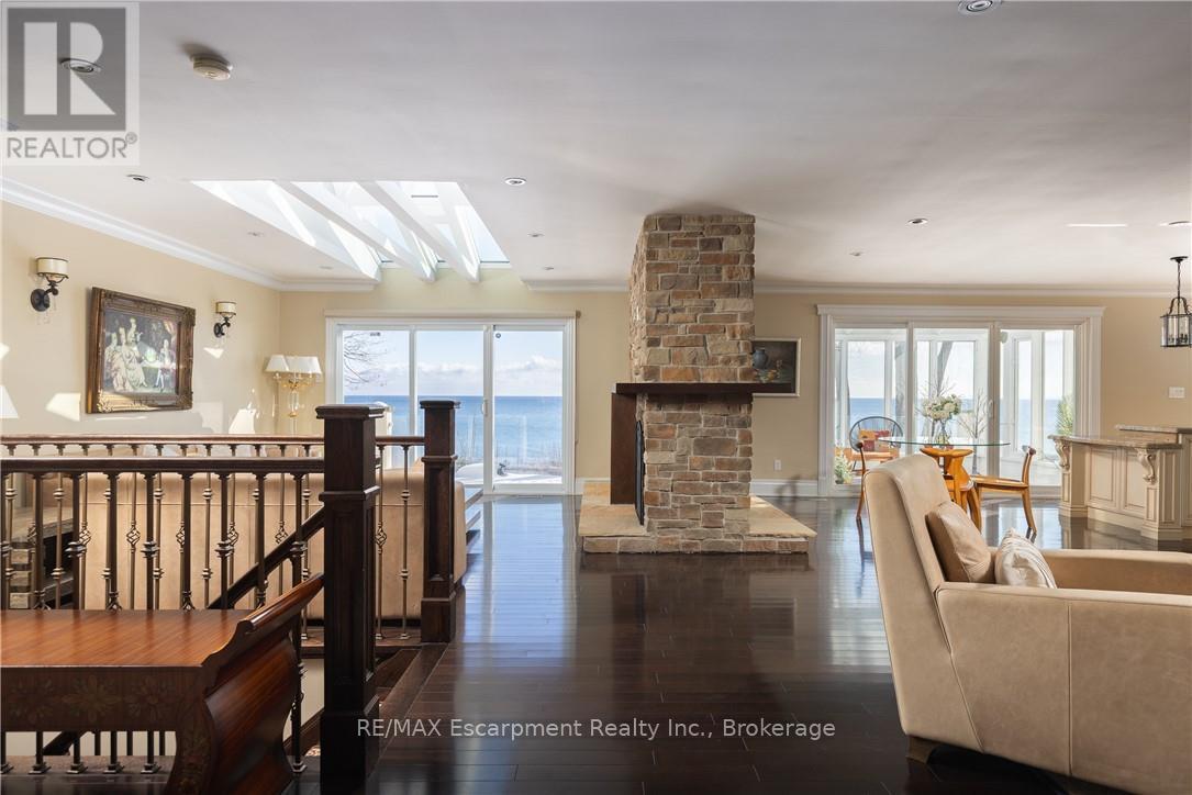 3346 Lakeshore Road W, Oakville, Ontario  L6L 6S6 - Photo 6 - W12795722