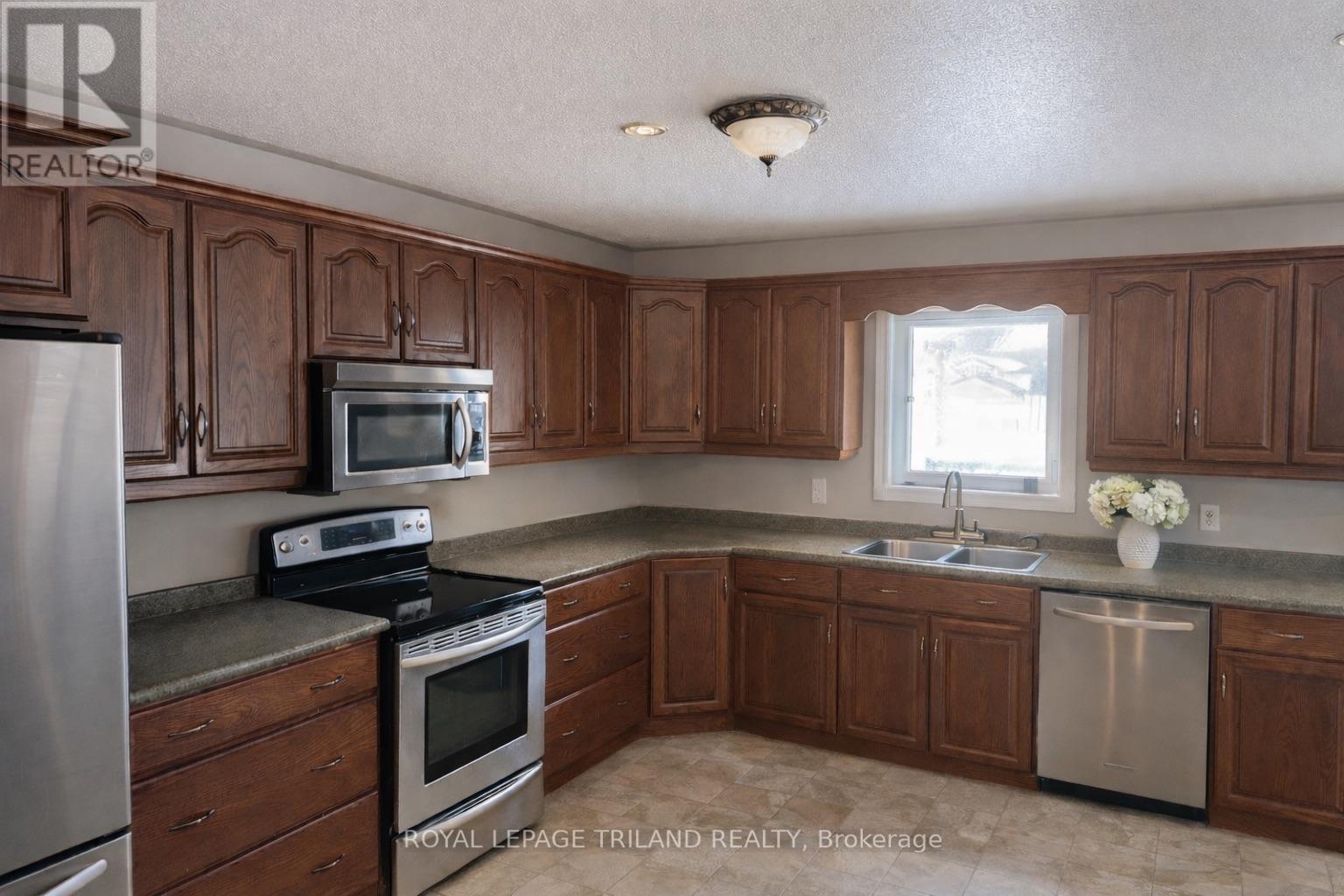 40 Centre Street, Bayham, Ontario  N0J 1Z0 - Photo 8 - X12790996