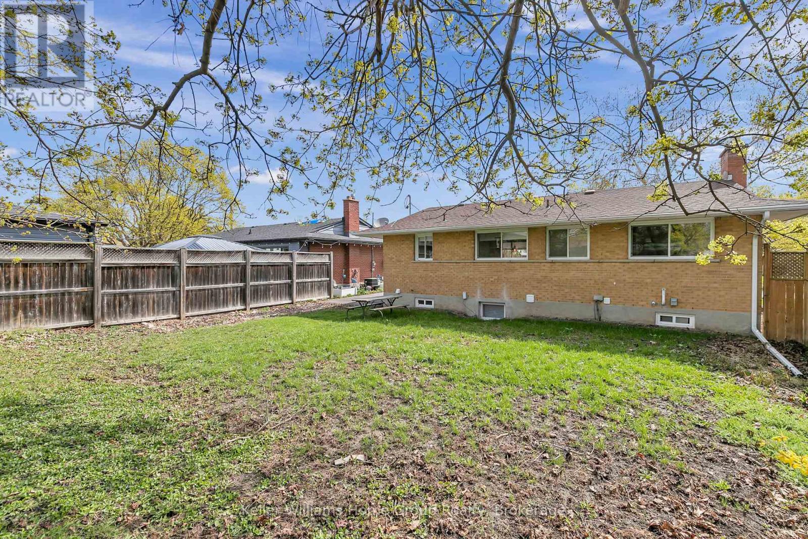 496 Manchester Road, Kitchener, Ontario  N2B 1A6 - Photo 11 - X12795728