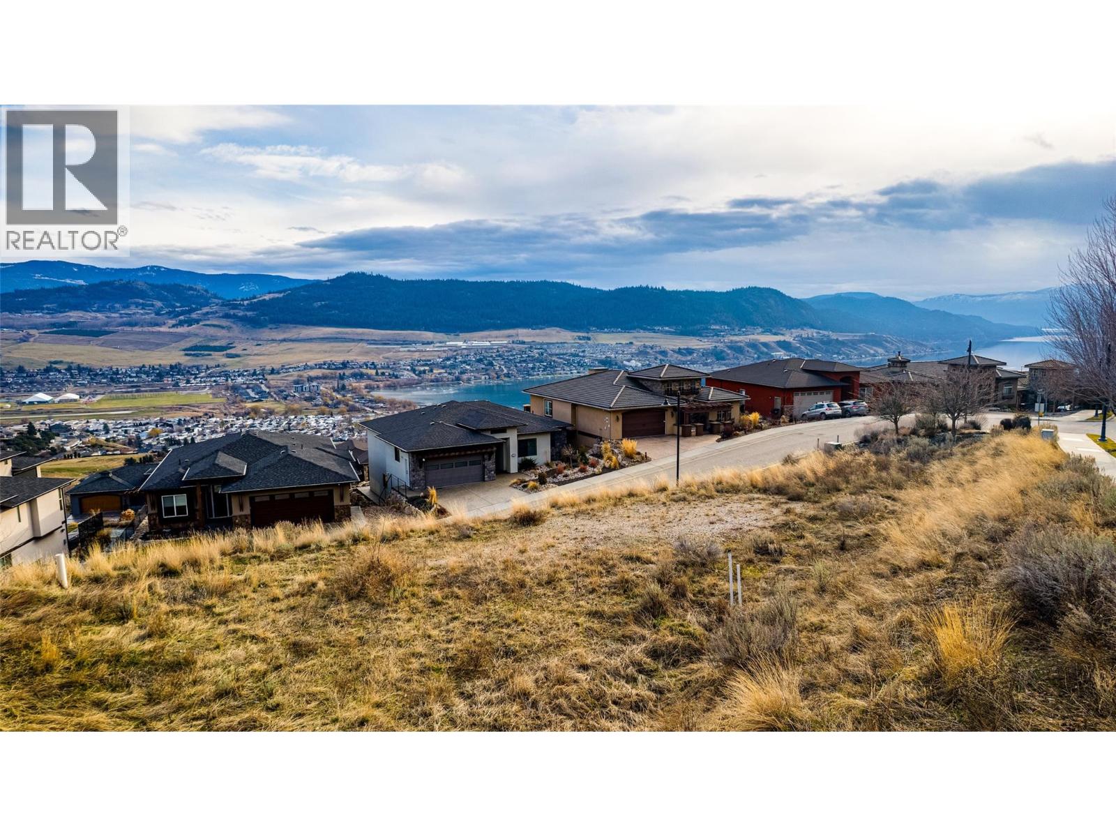 215 Harvest Court, Vernon, British Columbia  V1H 1Z9 - Photo 3 - 10375430