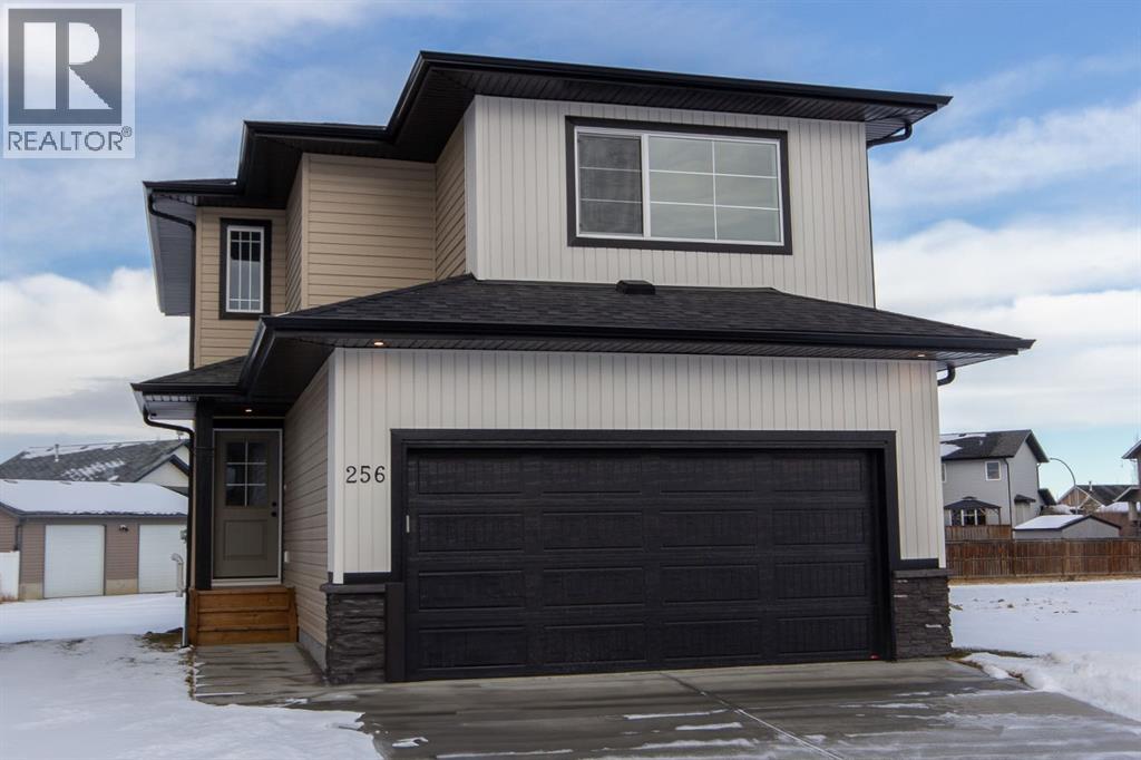 256 Augustus Way, Penhold, Alberta