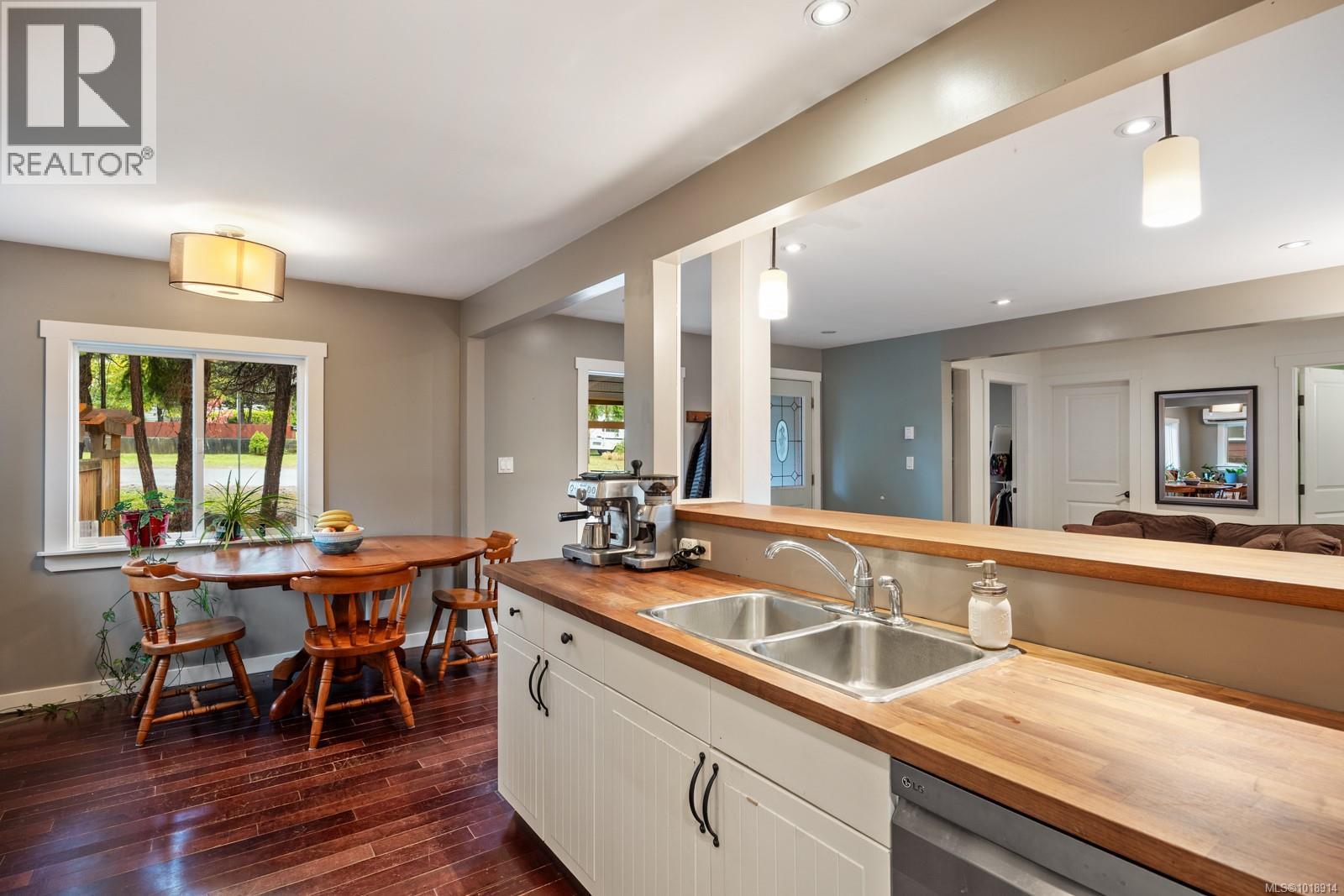 3328 Third St, Cumberland, British Columbia  V0R 1S0 - Photo 18 - 1018914