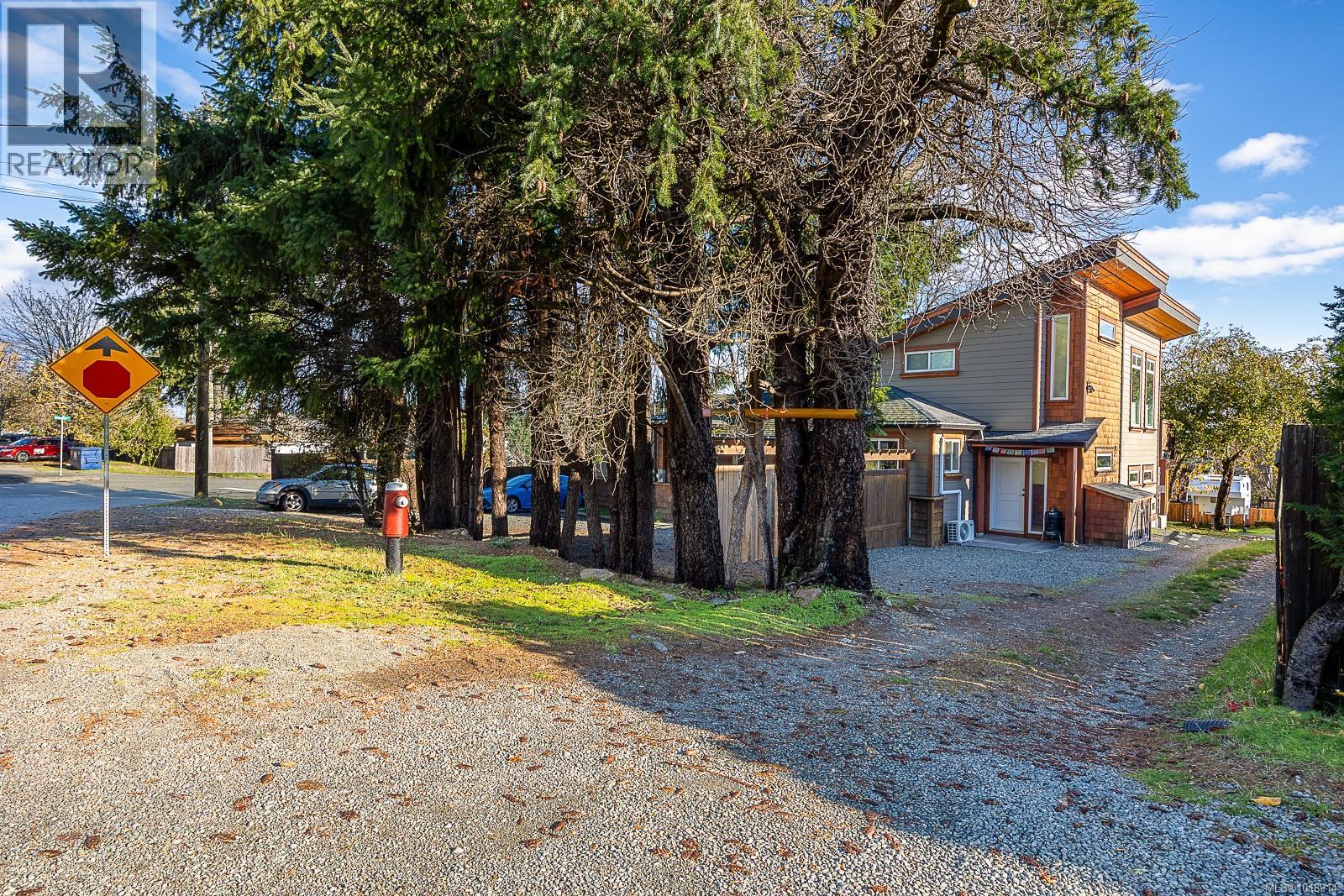 3328 Third St, Cumberland, British Columbia  V0R 1S0 - Photo 46 - 1018914