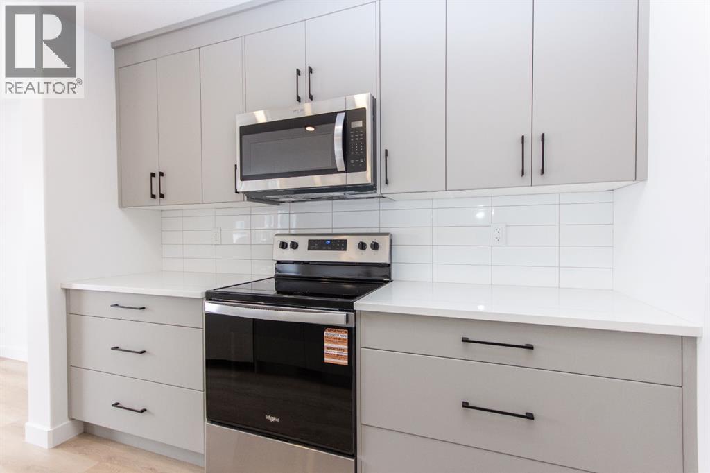 12 Trinity Street, Lacombe, Alberta  T4L 0L1 - Photo 8 - A2282020