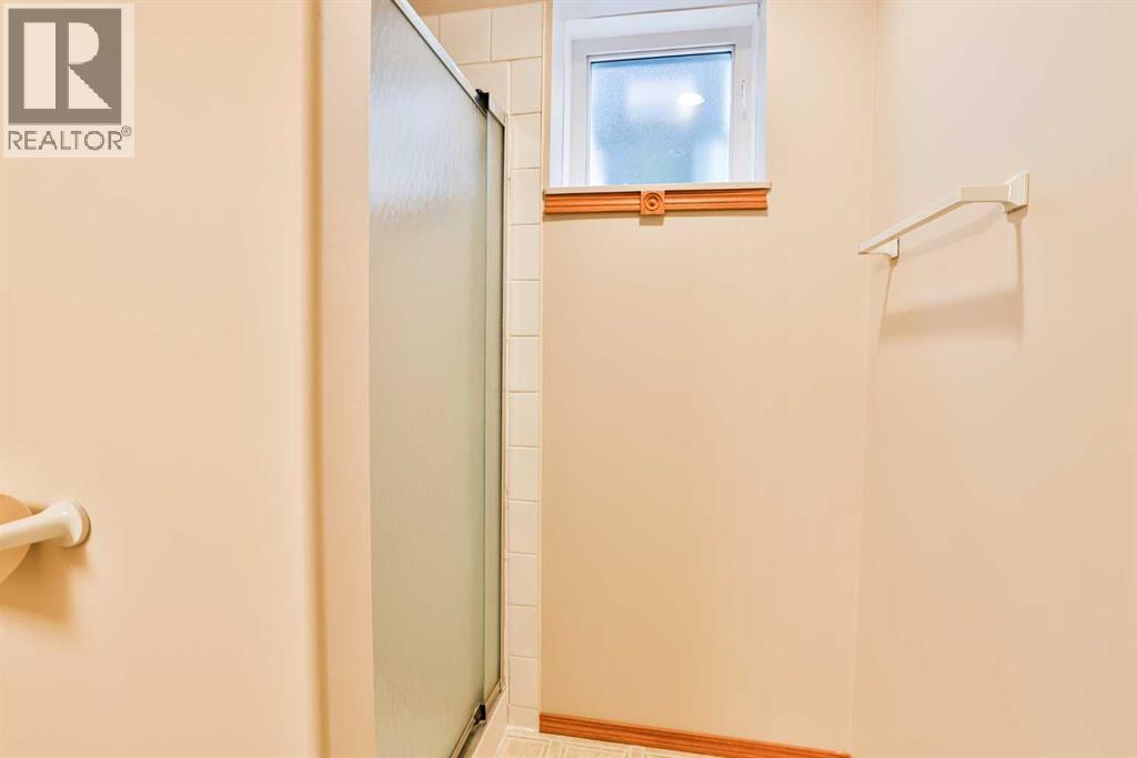 5 Fairmont Bay S, Lethbridge, Alberta  T1K 7J4 - Photo 30 - A2285932