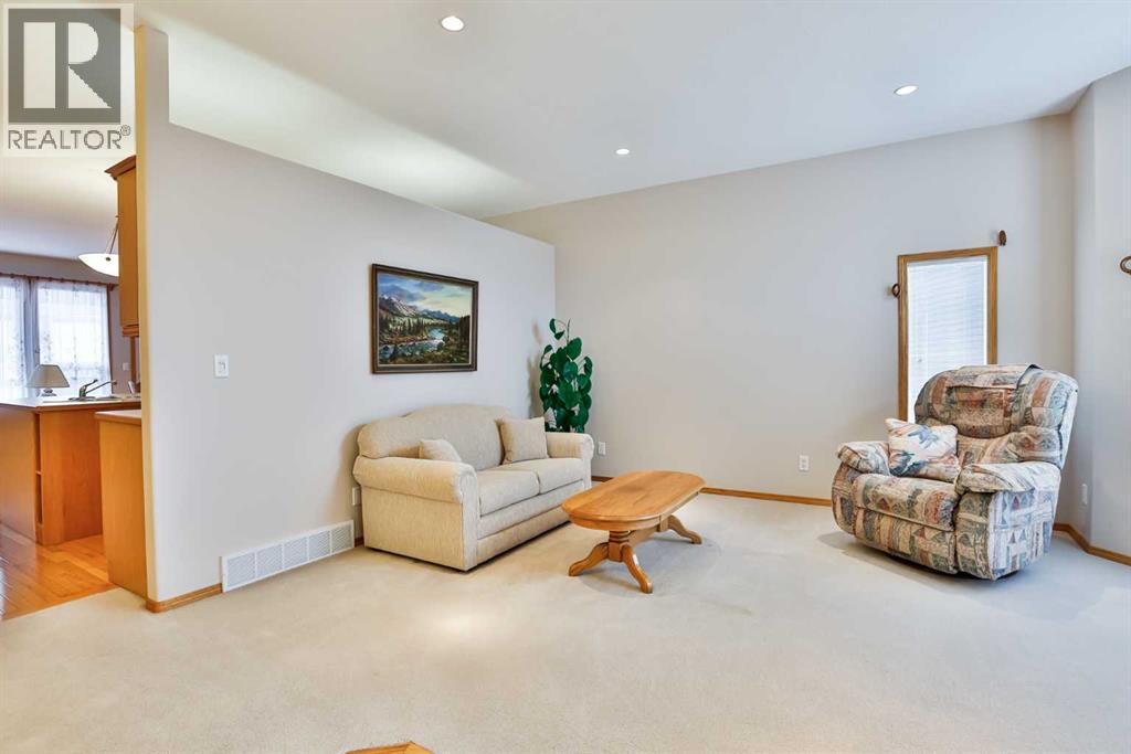 5 Fairmont Bay S, Lethbridge, Alberta  T1K 7J4 - Photo 4 - A2285932