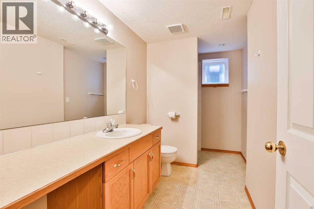 5 Fairmont Bay S, Lethbridge, Alberta  T1K 7J4 - Photo 29 - A2285932