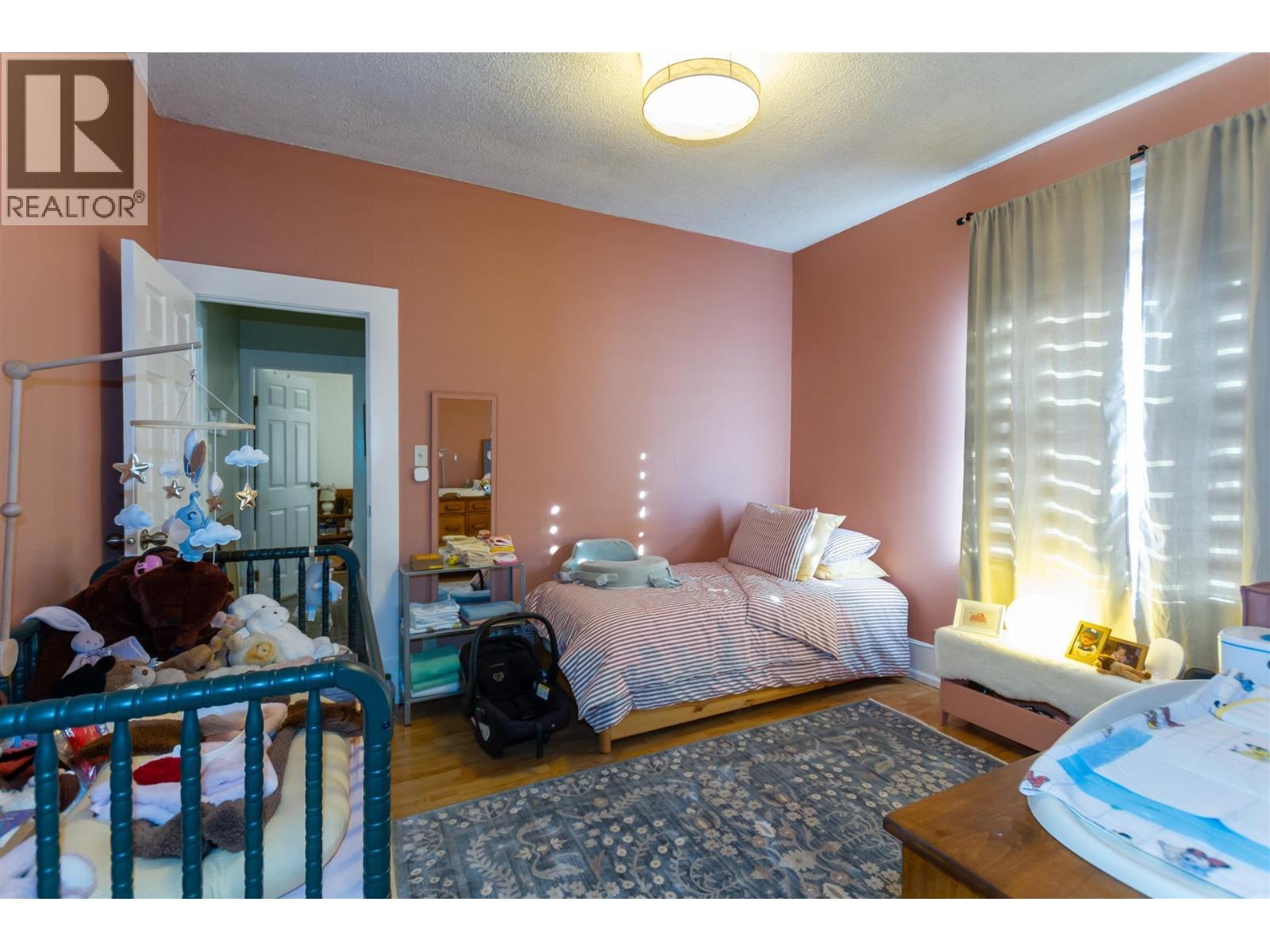 1925 Adanac Street, Vancouver, British Columbia  V5L 2E5 - Photo 11 - R3090472