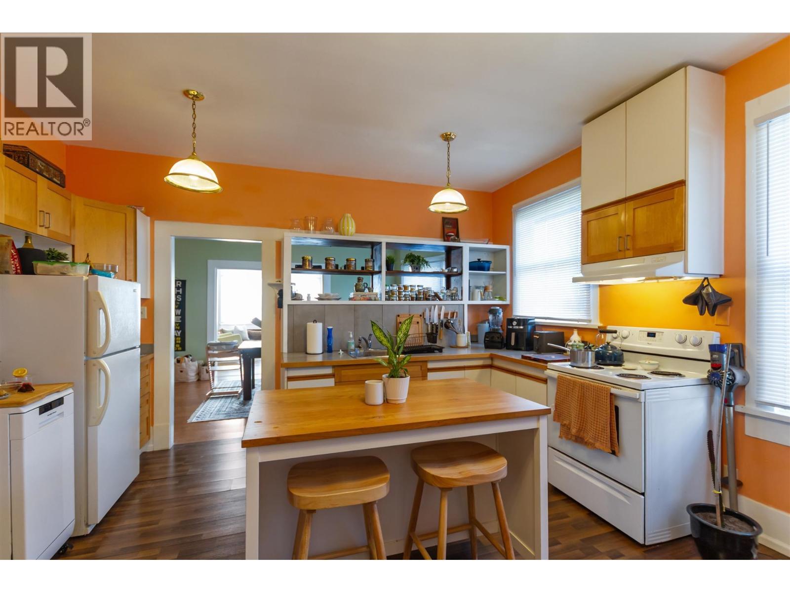 1925 Adanac Street, Vancouver, British Columbia  V5L 2E5 - Photo 2 - R3090472