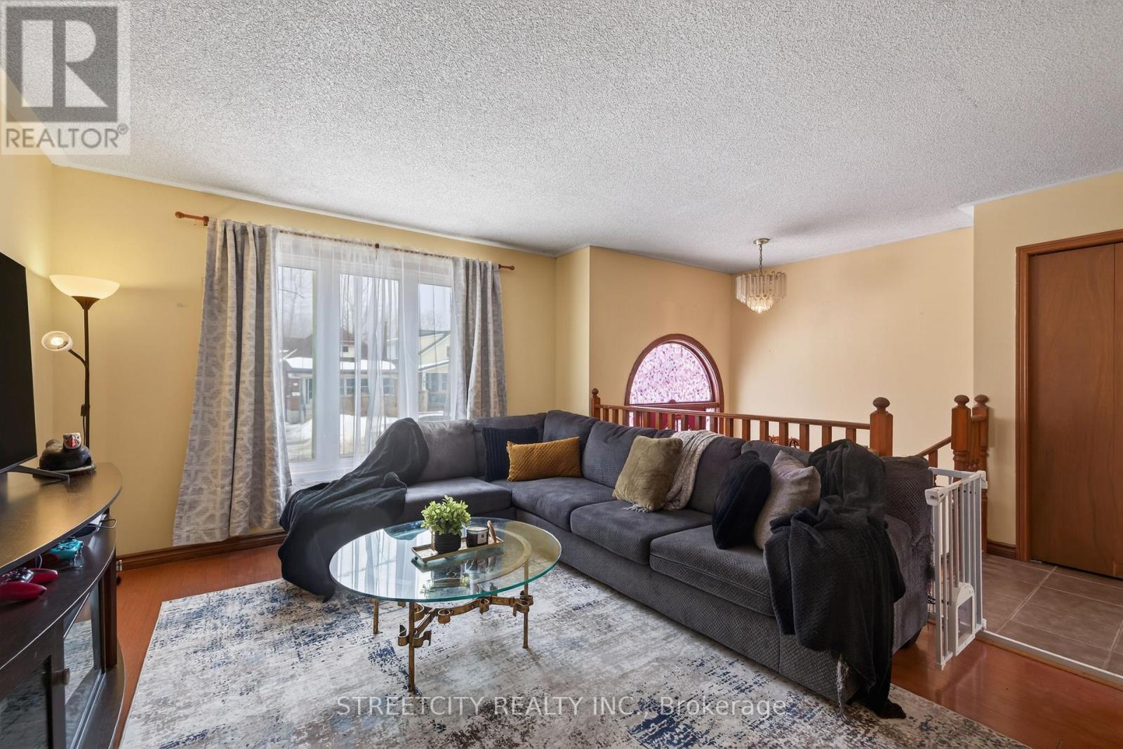 23 Elmwood Place, London South, Ontario  N6J 1J3 - Photo 10 - X12795688