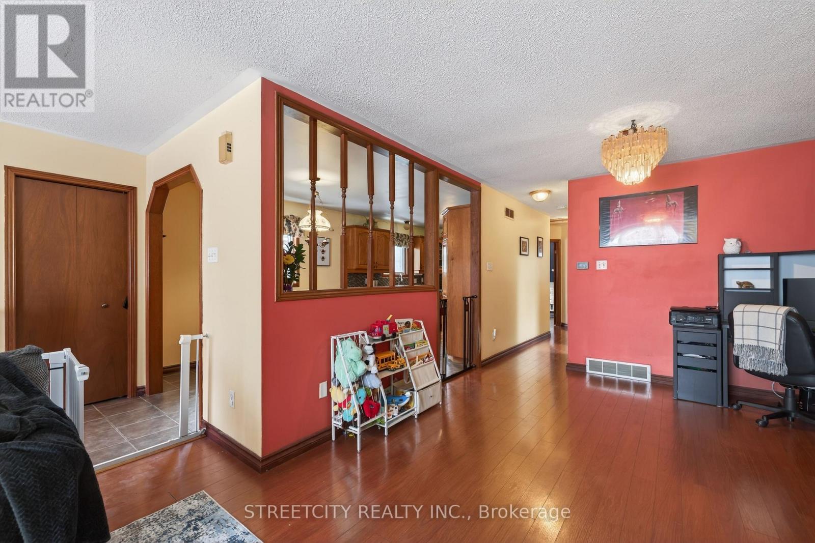 23 Elmwood Place, London South, Ontario  N6J 1J3 - Photo 13 - X12795688