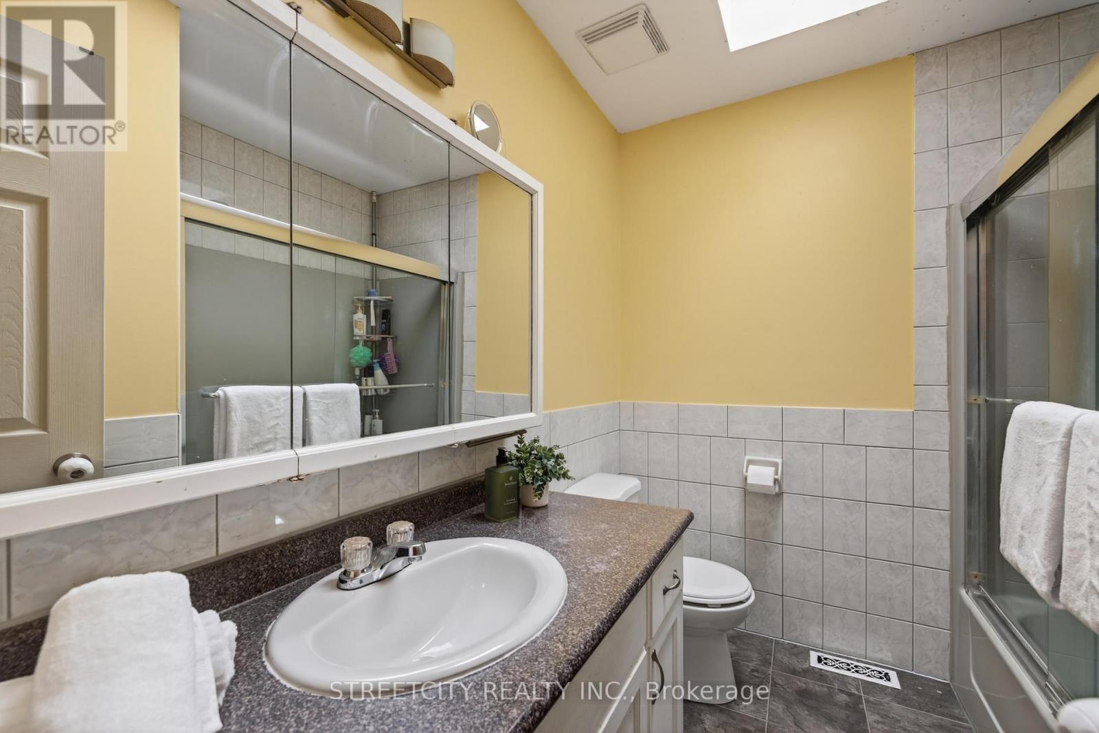 23 Elmwood Place, London South, Ontario  N6J 1J3 - Photo 21 - X12795688