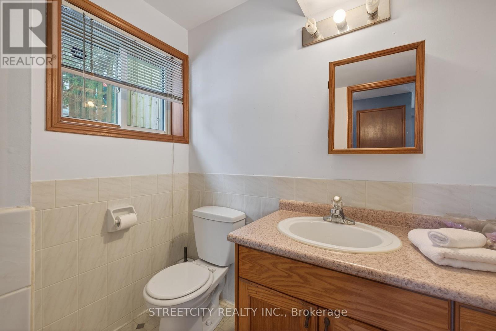 23 Elmwood Place, London South, Ontario  N6J 1J3 - Photo 25 - X12795688