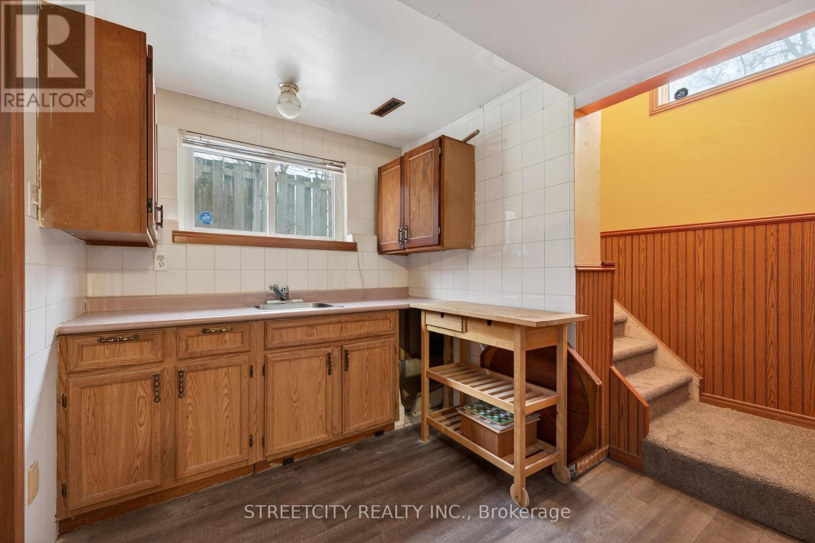 23 Elmwood Place, London South, Ontario  N6J 1J3 - Photo 28 - X12795688