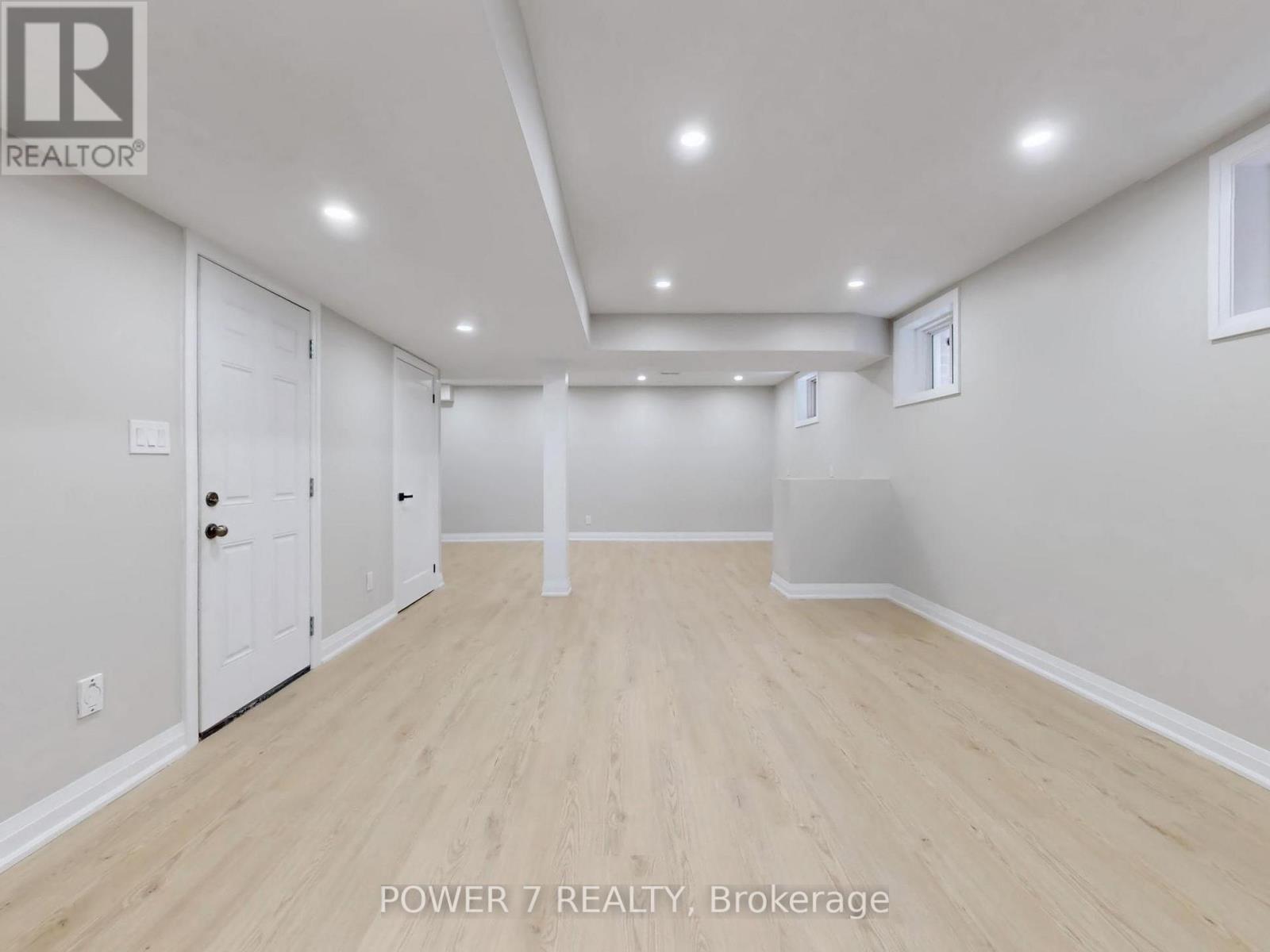 180 Woodspring Avenue, Newmarket, Ontario  L3X 3J4 - Photo 38 - N12795352