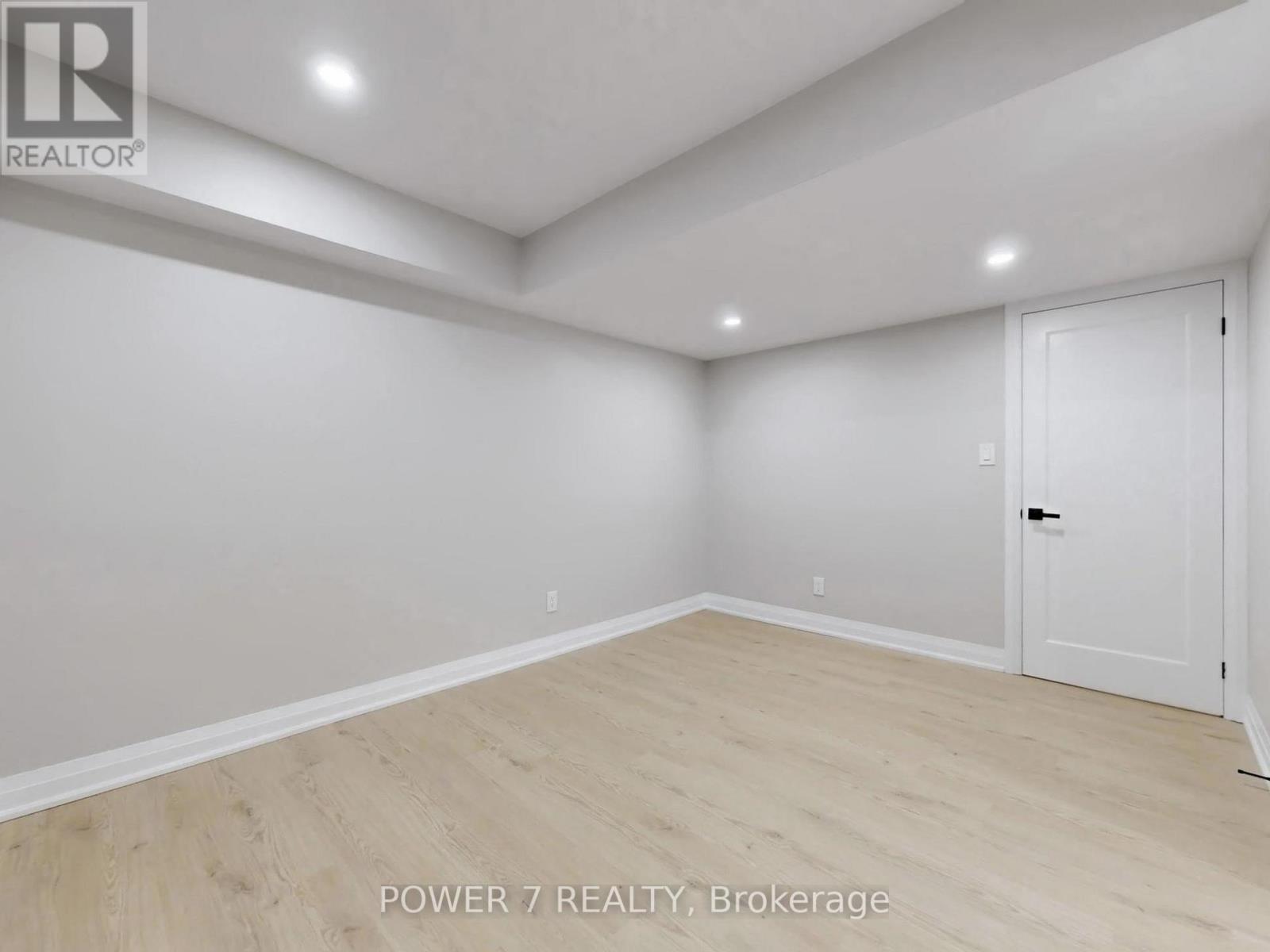 180 Woodspring Avenue, Newmarket, Ontario  L3X 3J4 - Photo 40 - N12795352