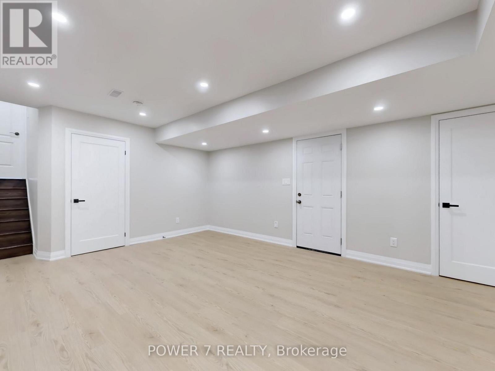 180 Woodspring Avenue, Newmarket, Ontario  L3X 3J4 - Photo 36 - N12795352