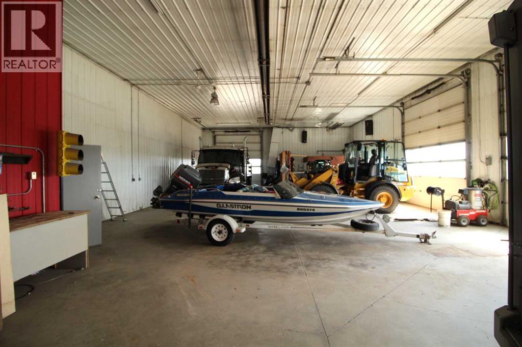 3208 52 Avenue, Innisfail, Alberta  T4G 1E2 - Photo 6 - A2287062