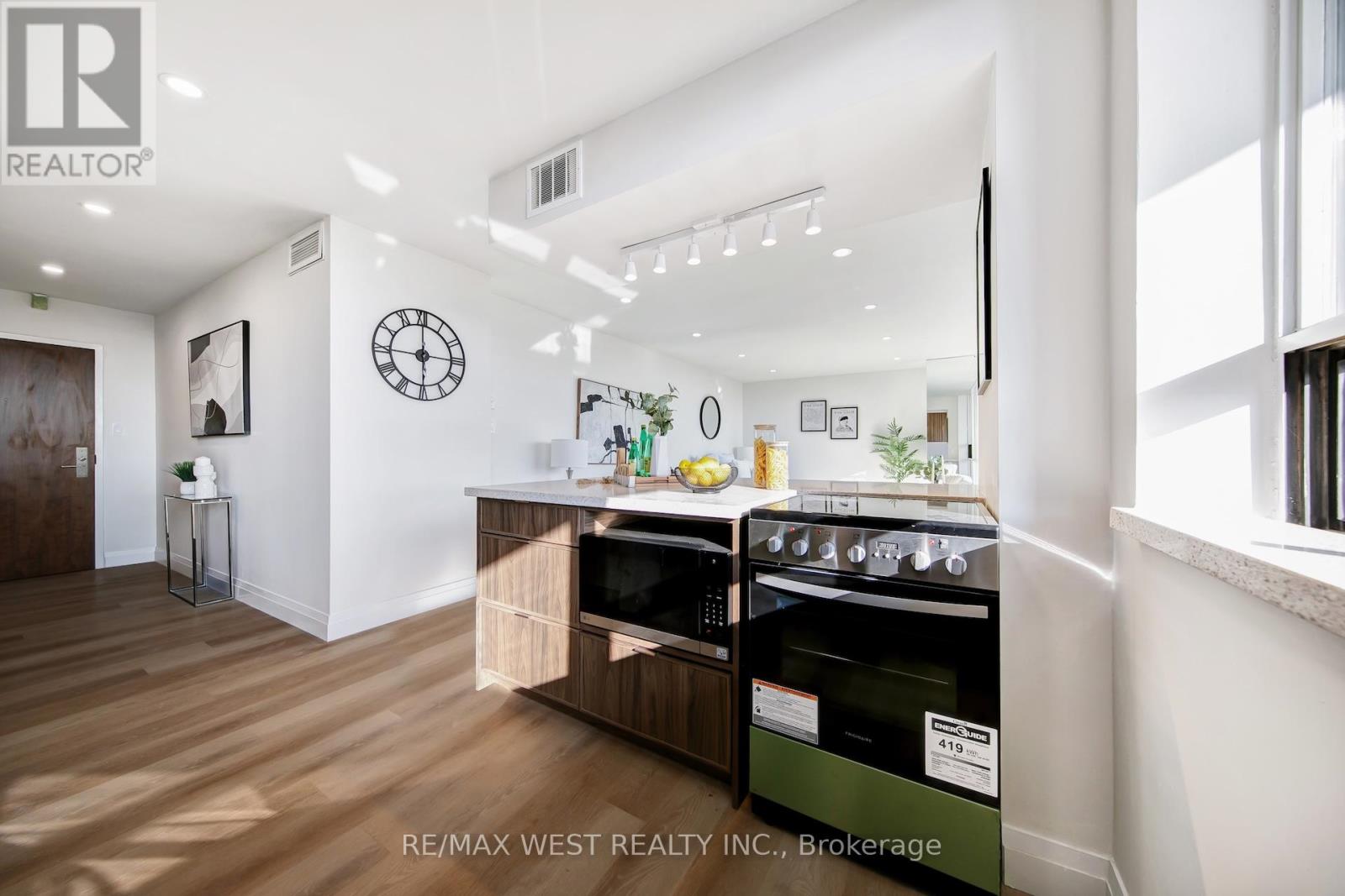 1202 - 914 Yonge Street, Toronto, Ontario  M4W 3C8 - Photo 11 - C12795682