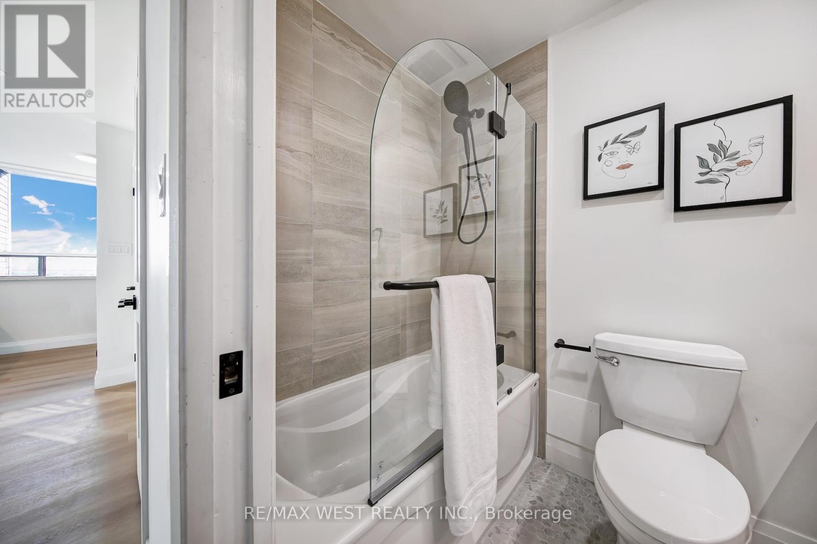 1202 - 914 Yonge Street, Toronto, Ontario  M4W 3C8 - Photo 5 - C12795682