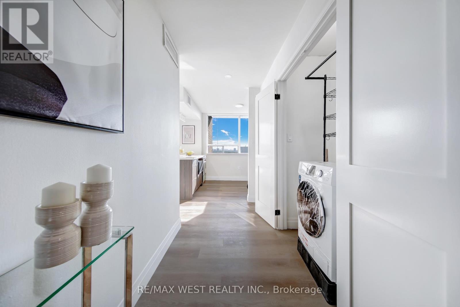 1202 - 914 Yonge Street, Toronto, Ontario  M4W 3C8 - Photo 6 - C12795682