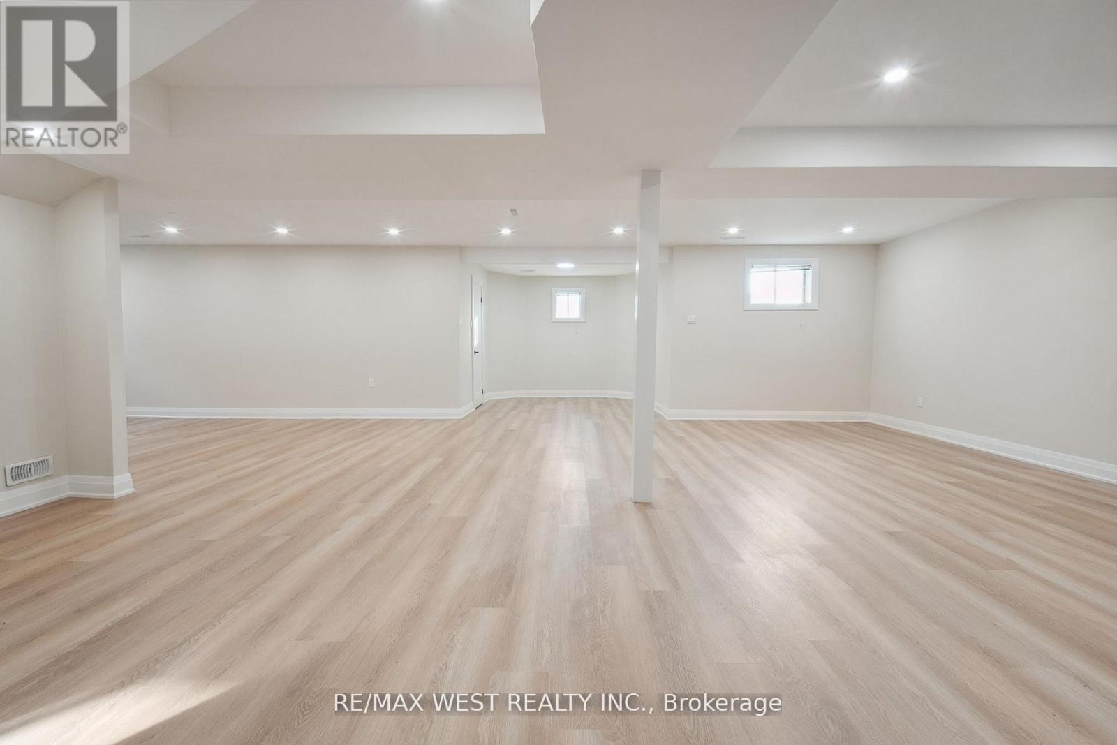 4 Snowcrest Court, Markham, Ontario  L3S 2V9 - Photo 40 - N12795698