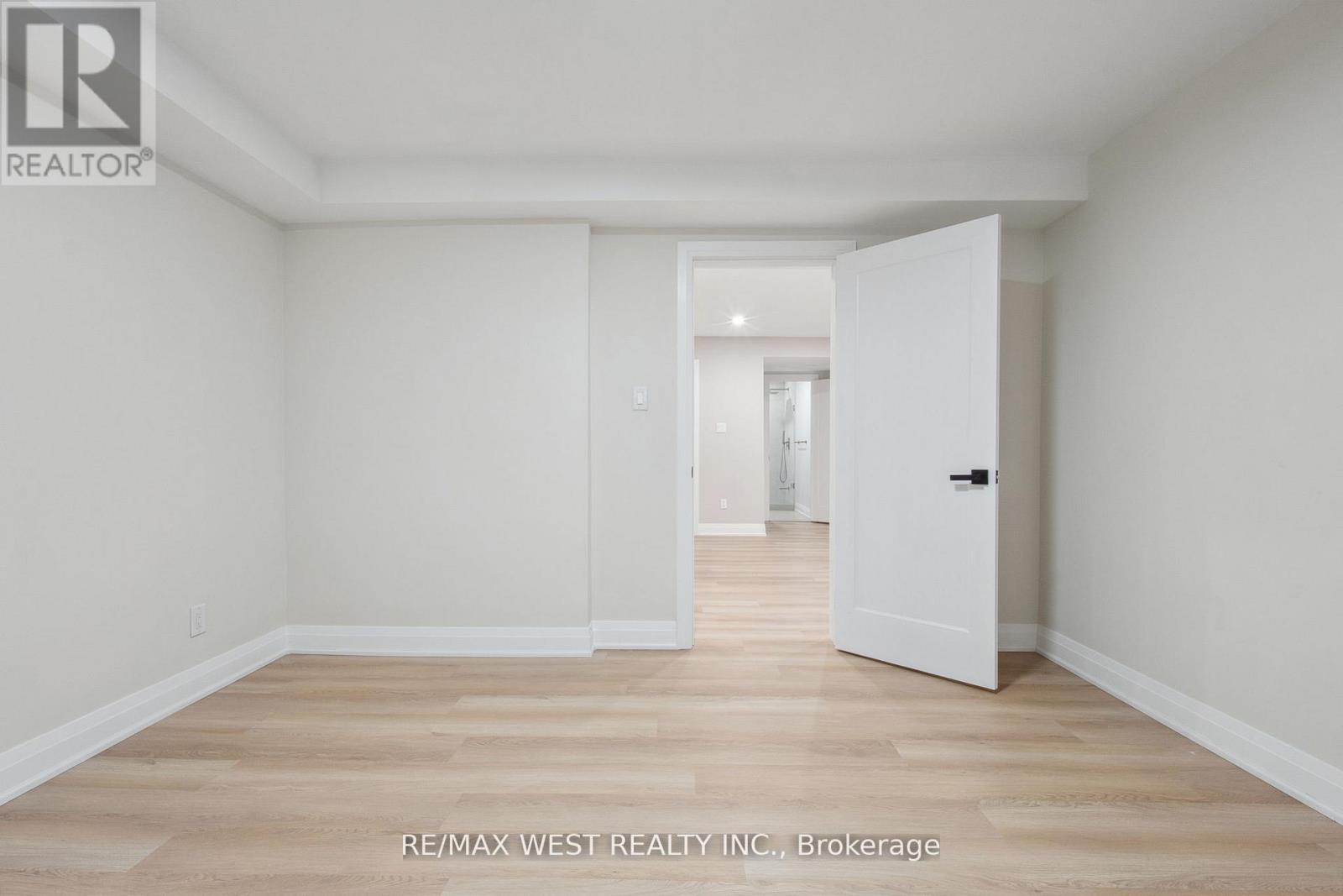 4 Snowcrest Court, Markham, Ontario  L3S 2V9 - Photo 42 - N12795698