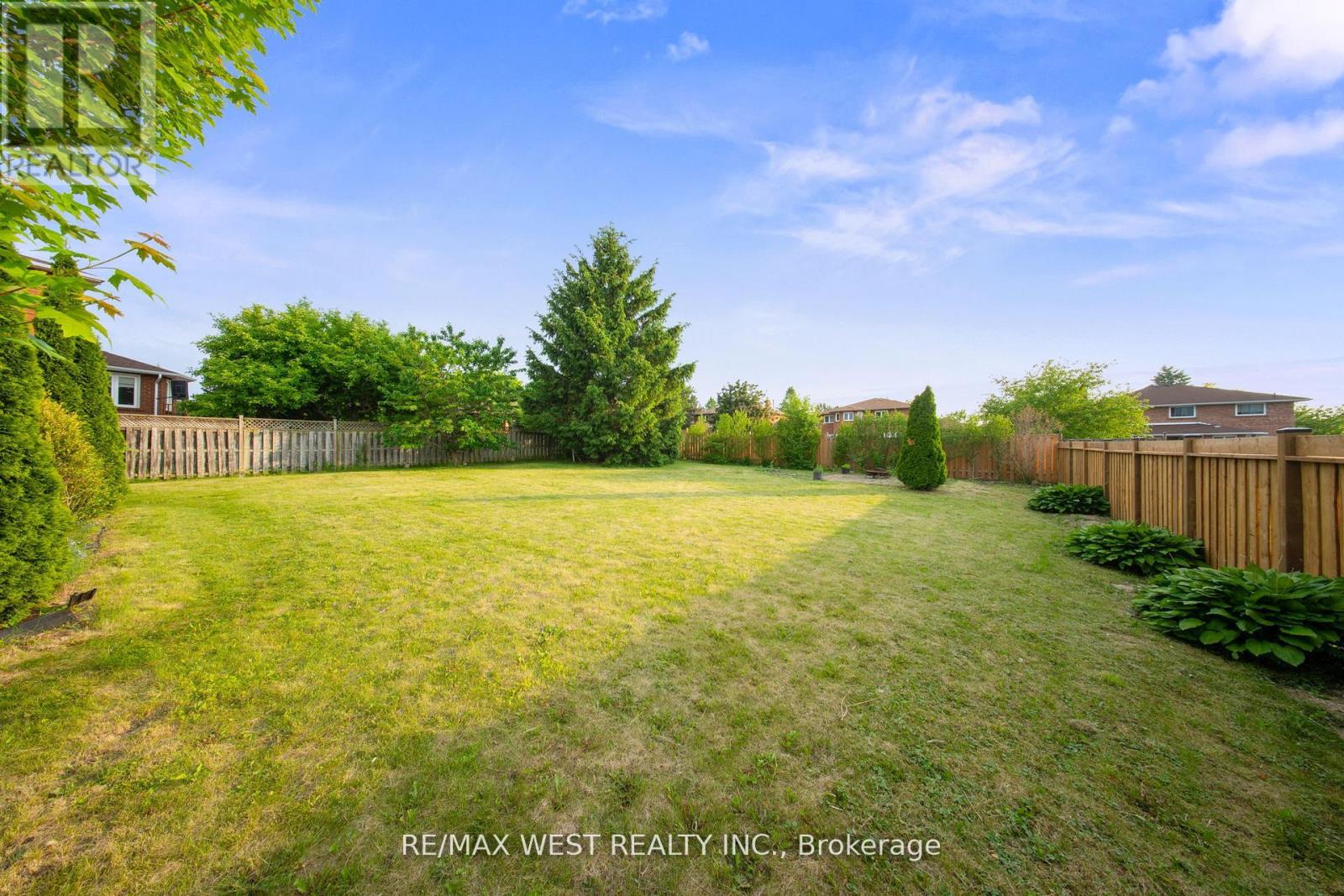 4 Snowcrest Court, Markham, Ontario  L3S 2V9 - Photo 46 - N12795698