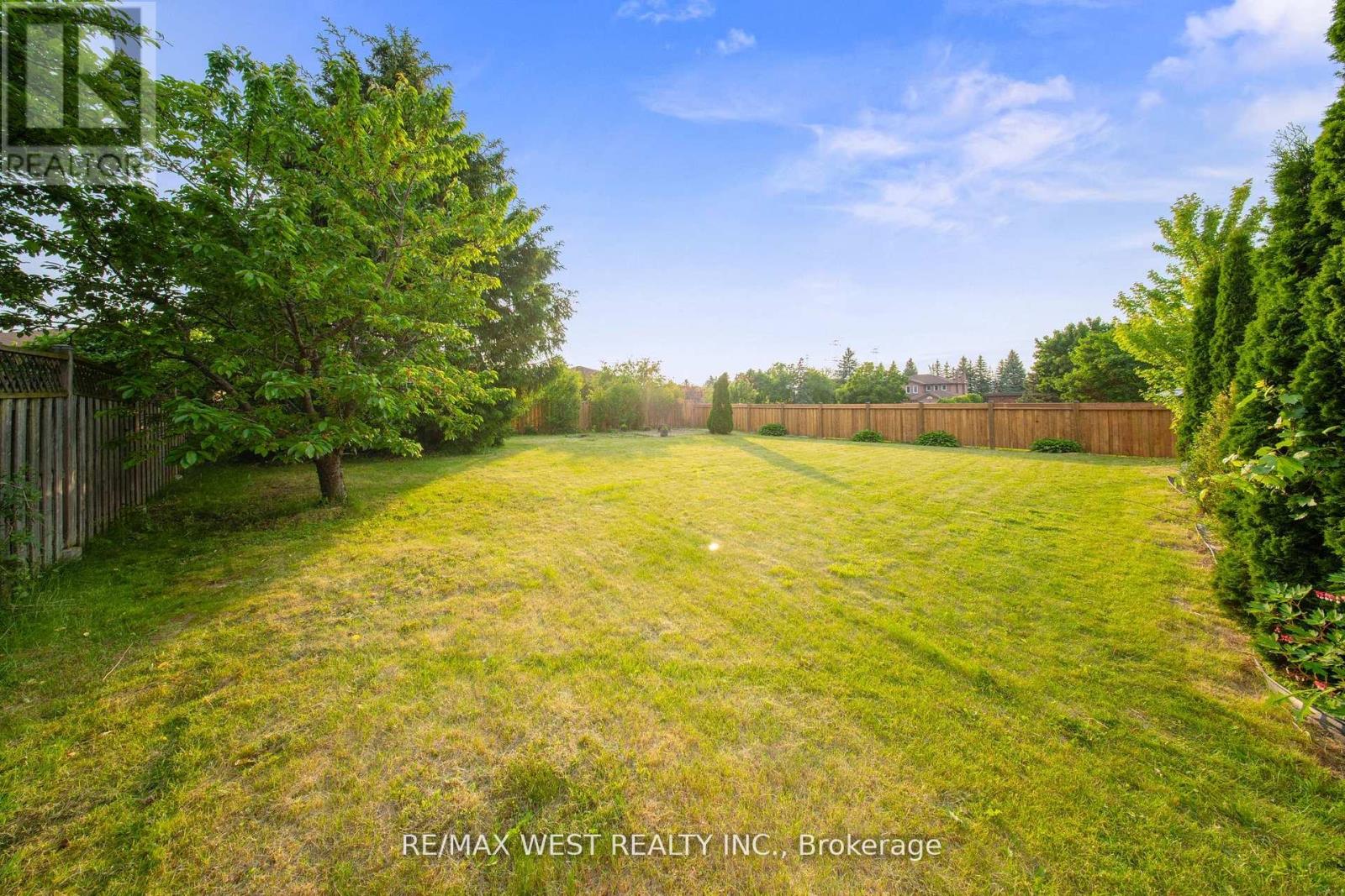 4 Snowcrest Court, Markham, Ontario  L3S 2V9 - Photo 47 - N12795698