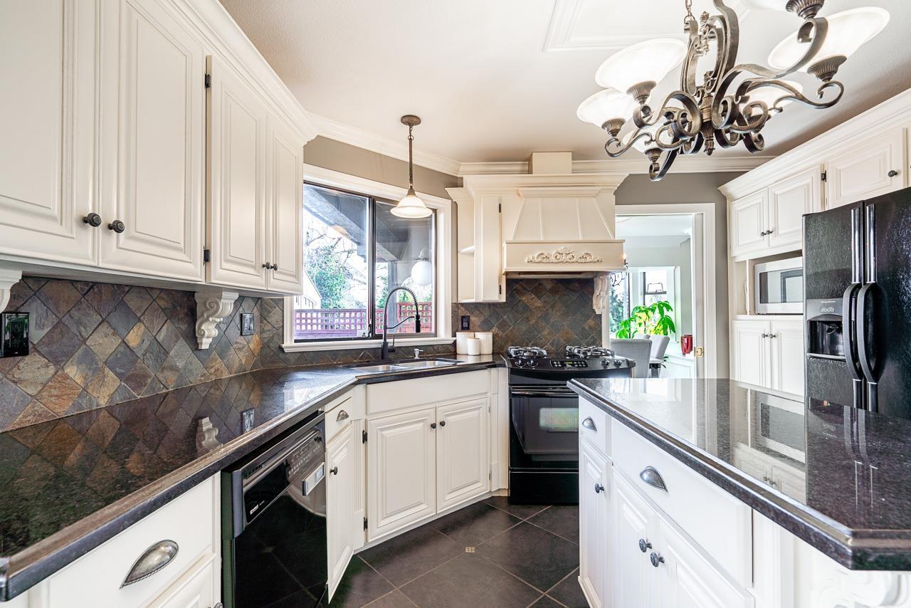 18459 56a Avenue, Surrey, British Columbia  V3S 7E4 - Photo 15 - R3090644