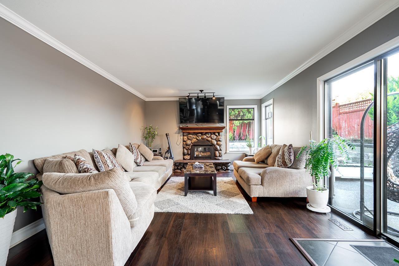 18459 56a Avenue, Surrey, British Columbia  V3S 7E4 - Photo 9 - R3090644