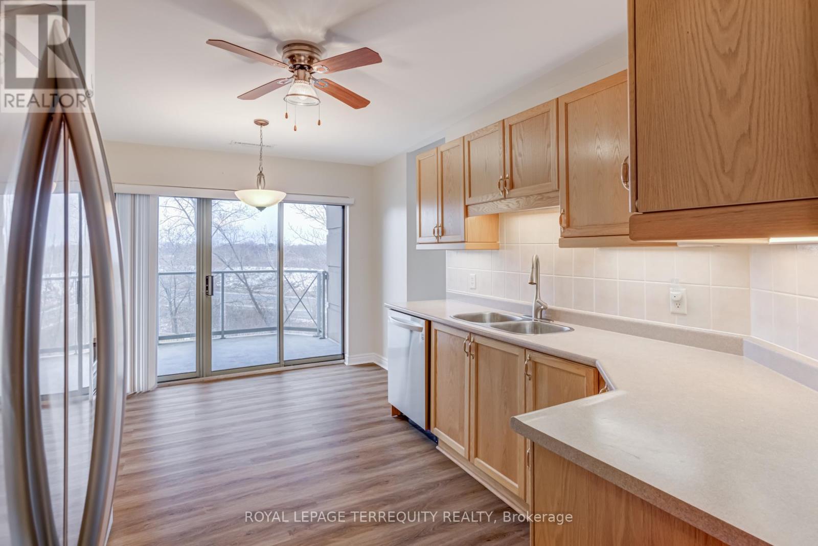 212 - 2085 Amherst Heights Drive, Burlington, Ontario  L7P 5C2 - Photo 7 - W12726362